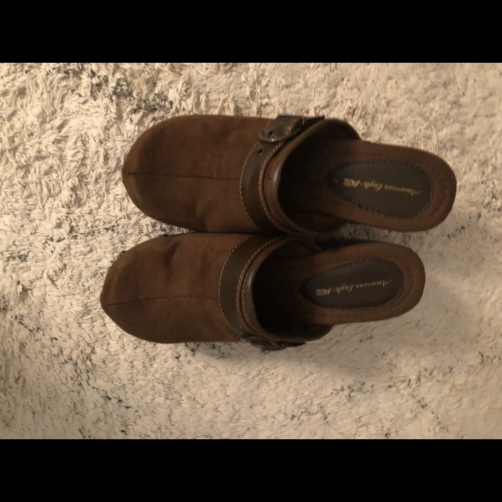 American Eagle Suede Brown Clogs Size 7